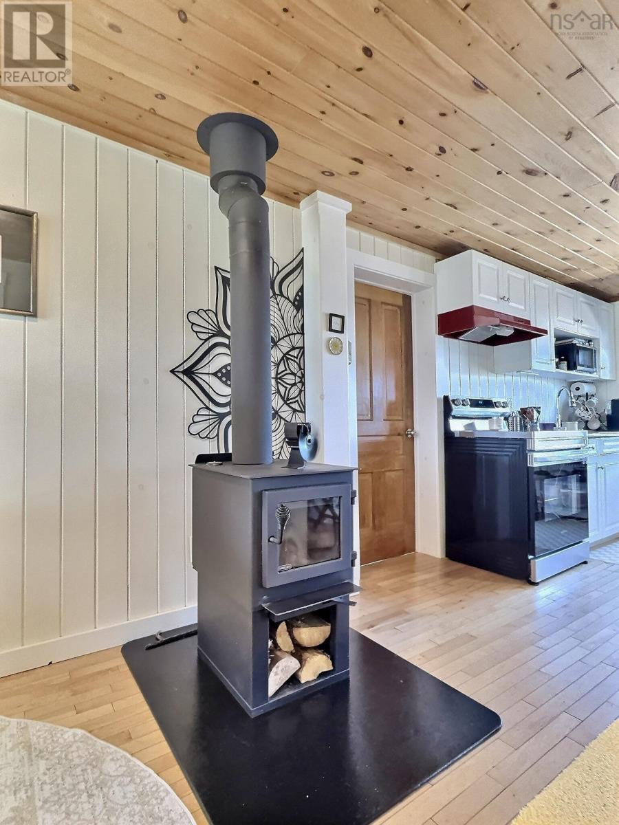 15491 Cabot Trail Road, Chéticamp, Nova Scotia  B0E 1H0 - Photo 12 - 202511032