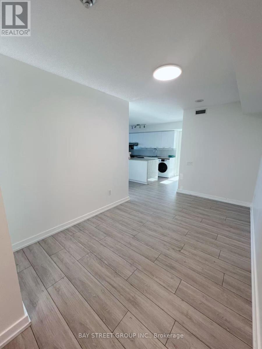 1111 - 33 Singer Court, Toronto, Ontario  M2K 0B4 - Photo 3 - C12569030