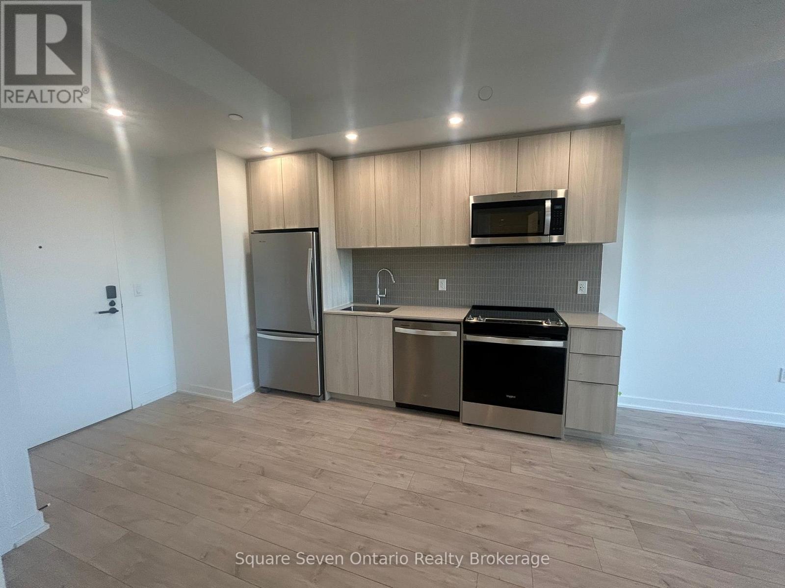 214 - 720 Whitlock Avenue, Milton, Ontario  L9E 1S5 - Photo 5 - W12588448