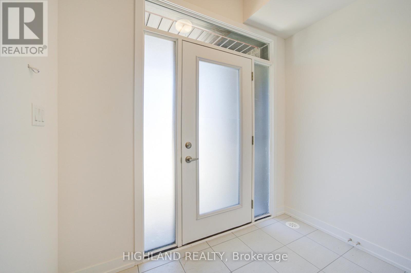 1126 Wheat Boom Drive, Oakville, Ontario  L6H 7W4 - Photo 3 - W12640032