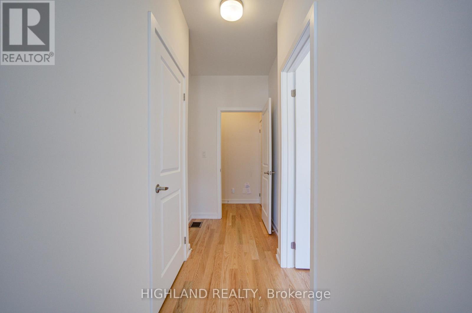 1126 Wheat Boom Drive, Oakville, Ontario  L6H 7W4 - Photo 5 - W12640032