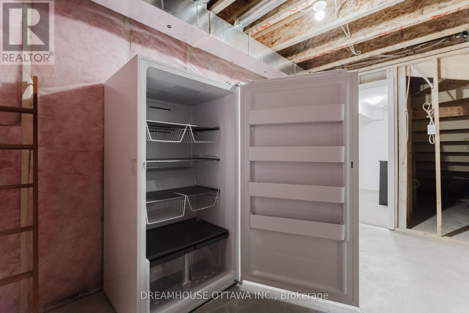 257 Finsbury Avenue, Ottawa, Ontario  K2S 2Y2 - Photo 37 - X12649904