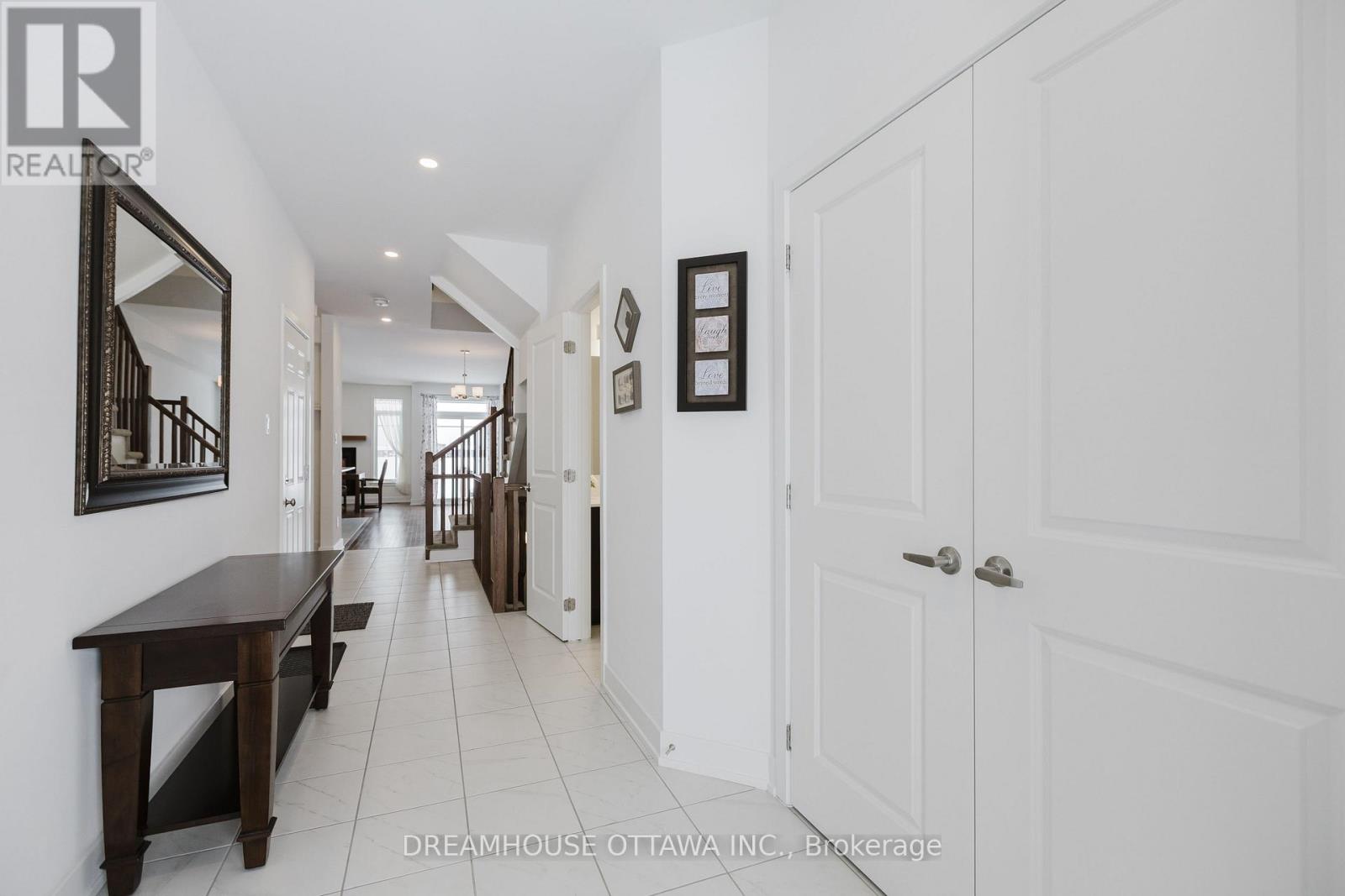 257 Finsbury Avenue, Ottawa, Ontario  K2S 2Y2 - Photo 4 - X12649904