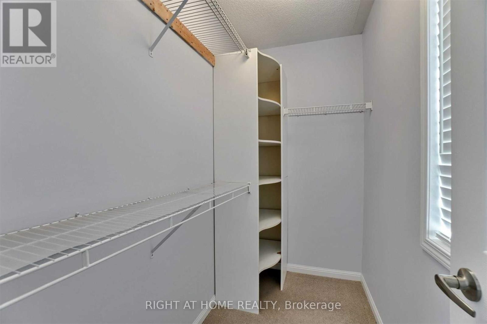 2439 Springforest Drive, Oakville, Ontario  L6M 0A1 - Photo 12 - W12649902