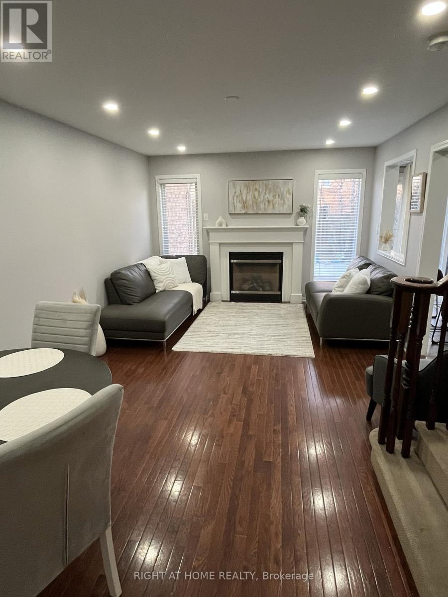 2439 Springforest Drive, Oakville, Ontario  L6M 0A1 - Photo 2 - W12649902