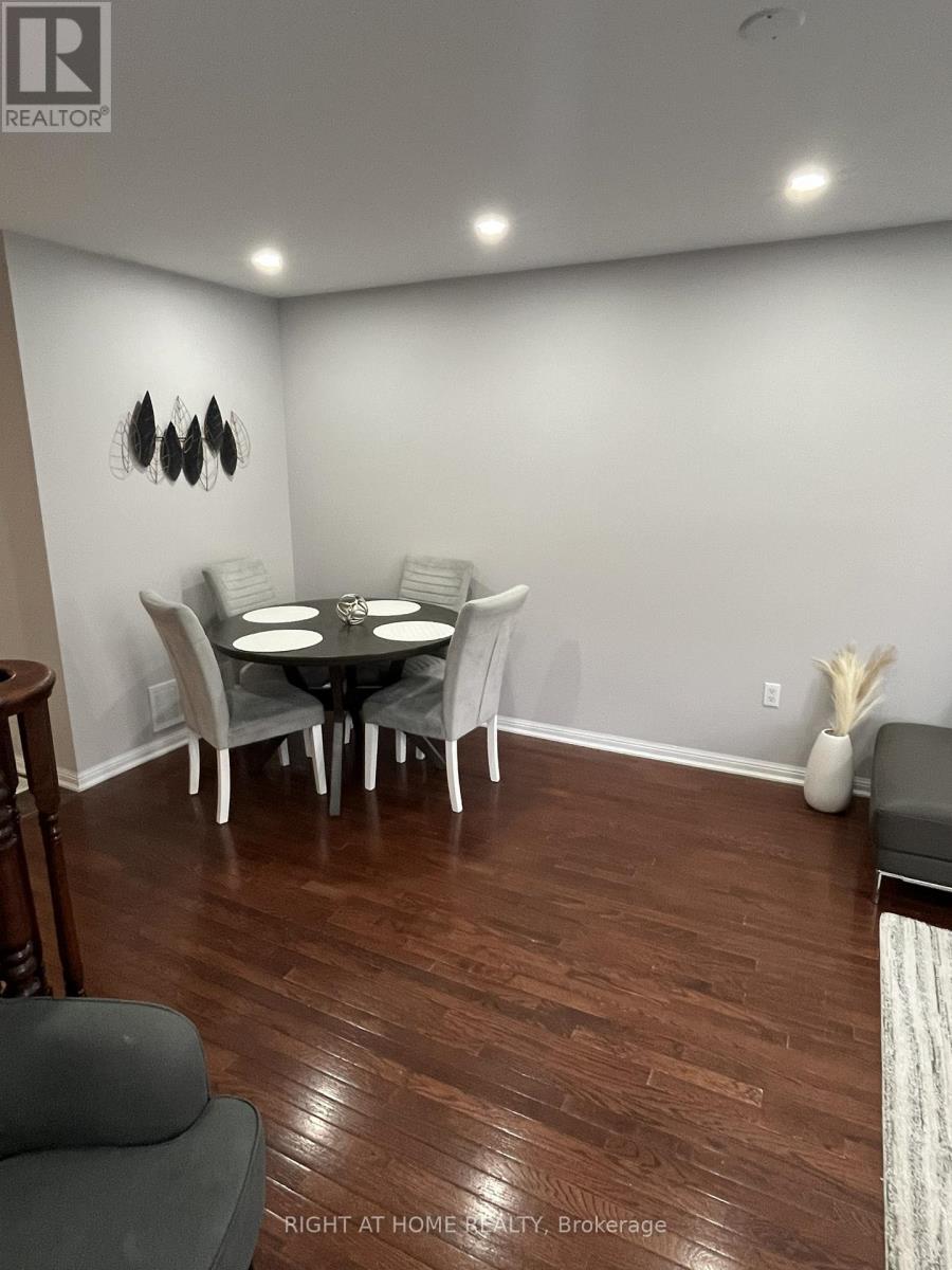 2439 Springforest Drive, Oakville, Ontario  L6M 0A1 - Photo 3 - W12649902