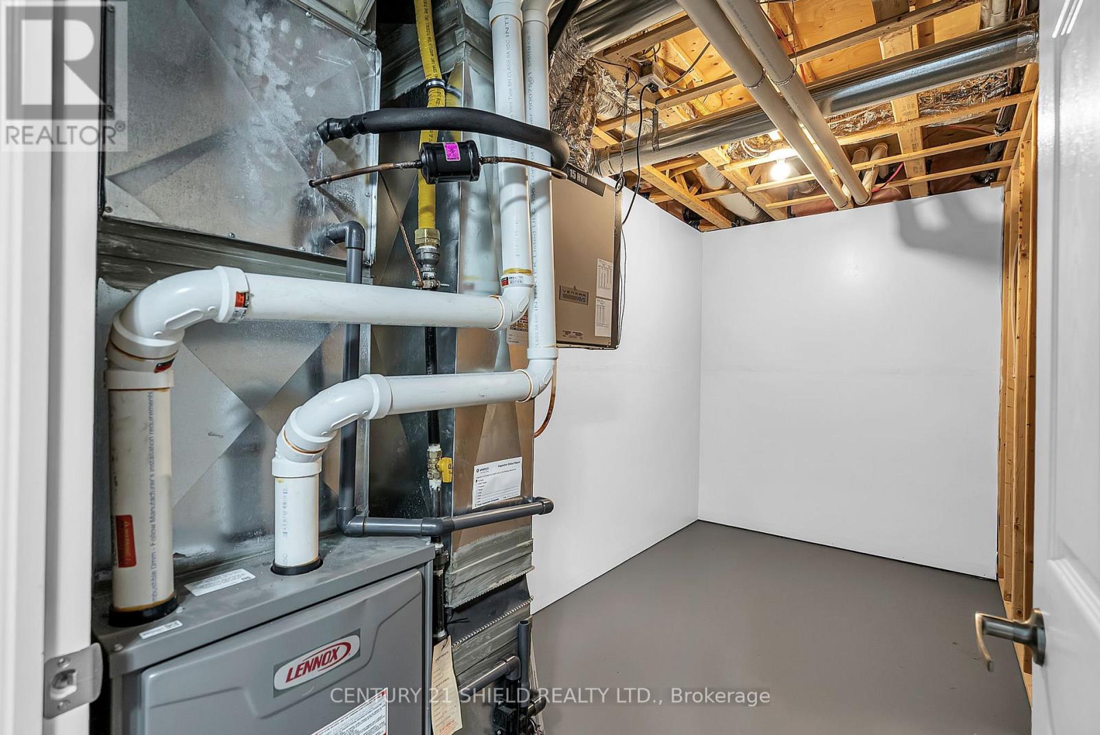 215 Third Street W, Cornwall, Ontario  K6J 0B6 - Photo 36 - X12649910