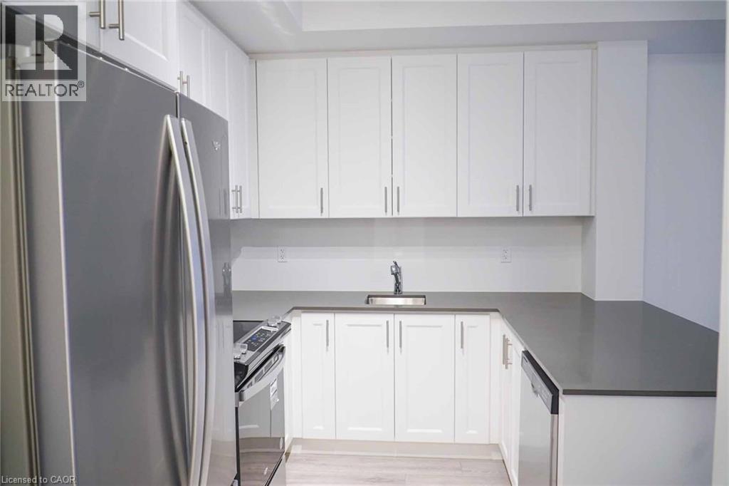 14 Lytham Green Circle Unit# 24, Newmarket, Ontario  L3Y 0H3 - Photo 12 - 40795012