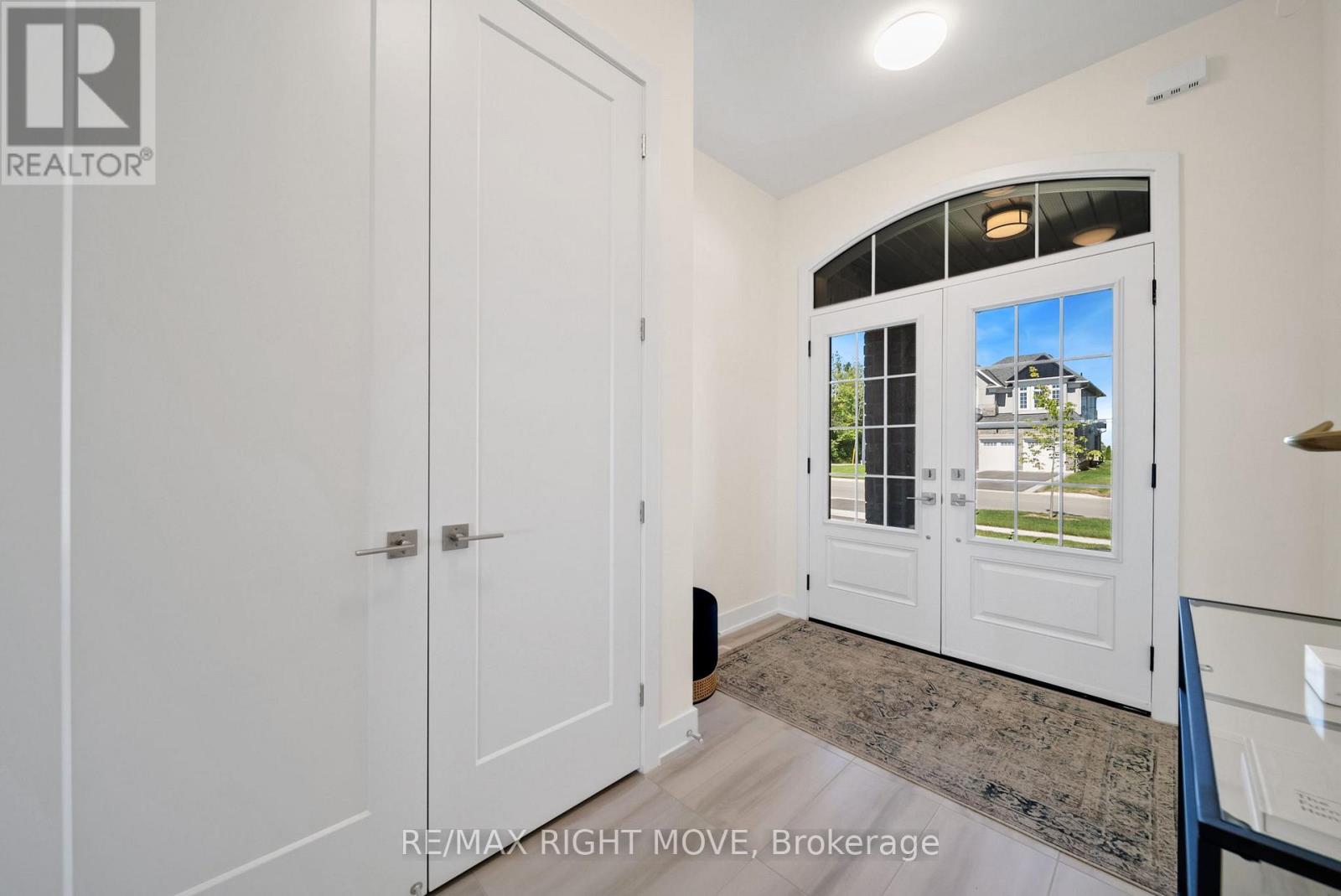 3194 Orion Boulevard, Orillia, Ontario  L3V 8M6 - Photo 3 - S12362592