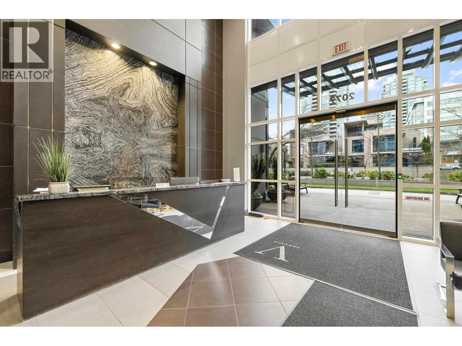 602 2077 Rosser Avenue, Burnaby, British Columbia  V5C 0G6 - Photo 3 - R3074870