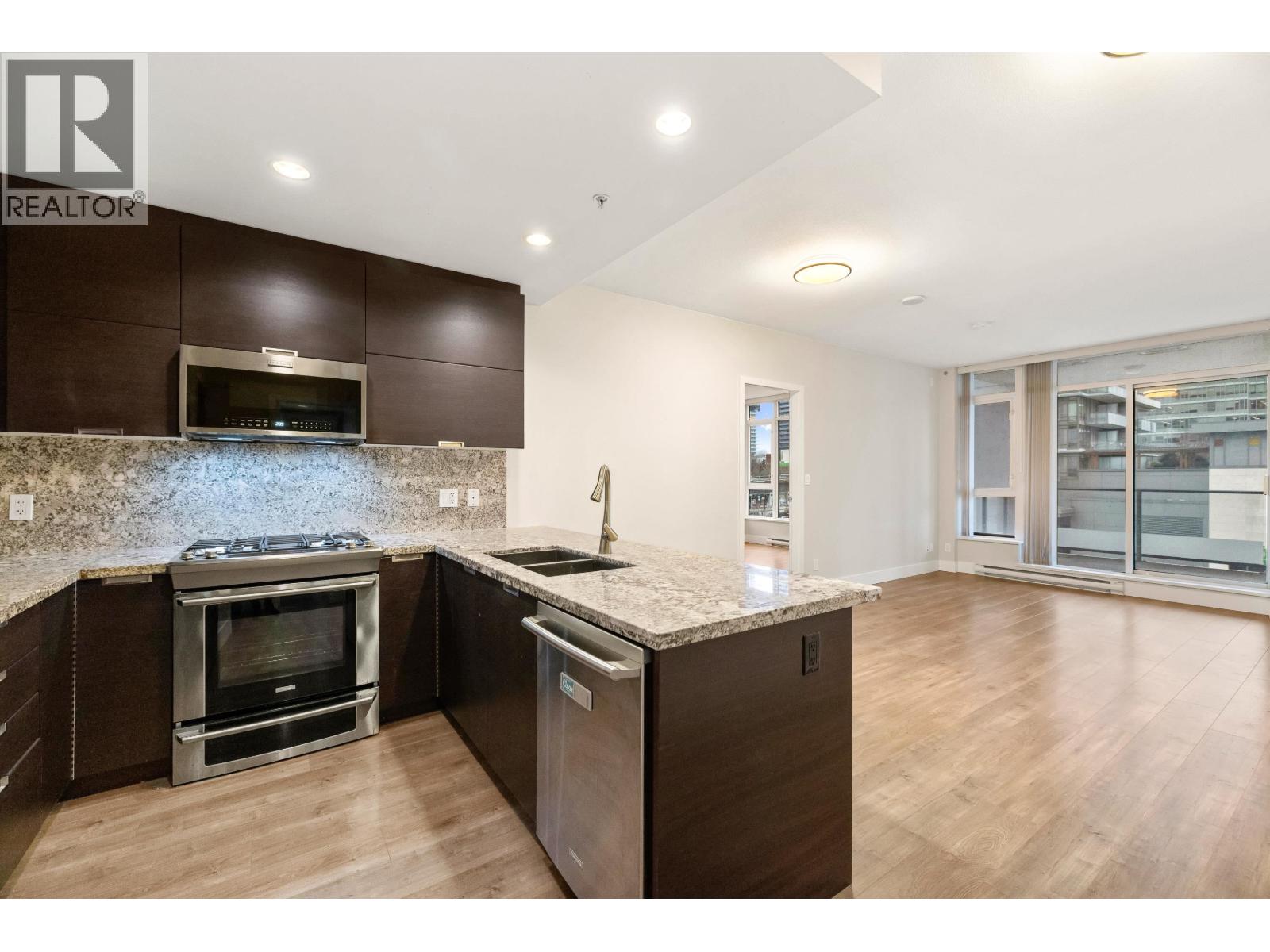 602 2077 Rosser Avenue, Burnaby, British Columbia  V5C 0G6 - Photo 4 - R3074870