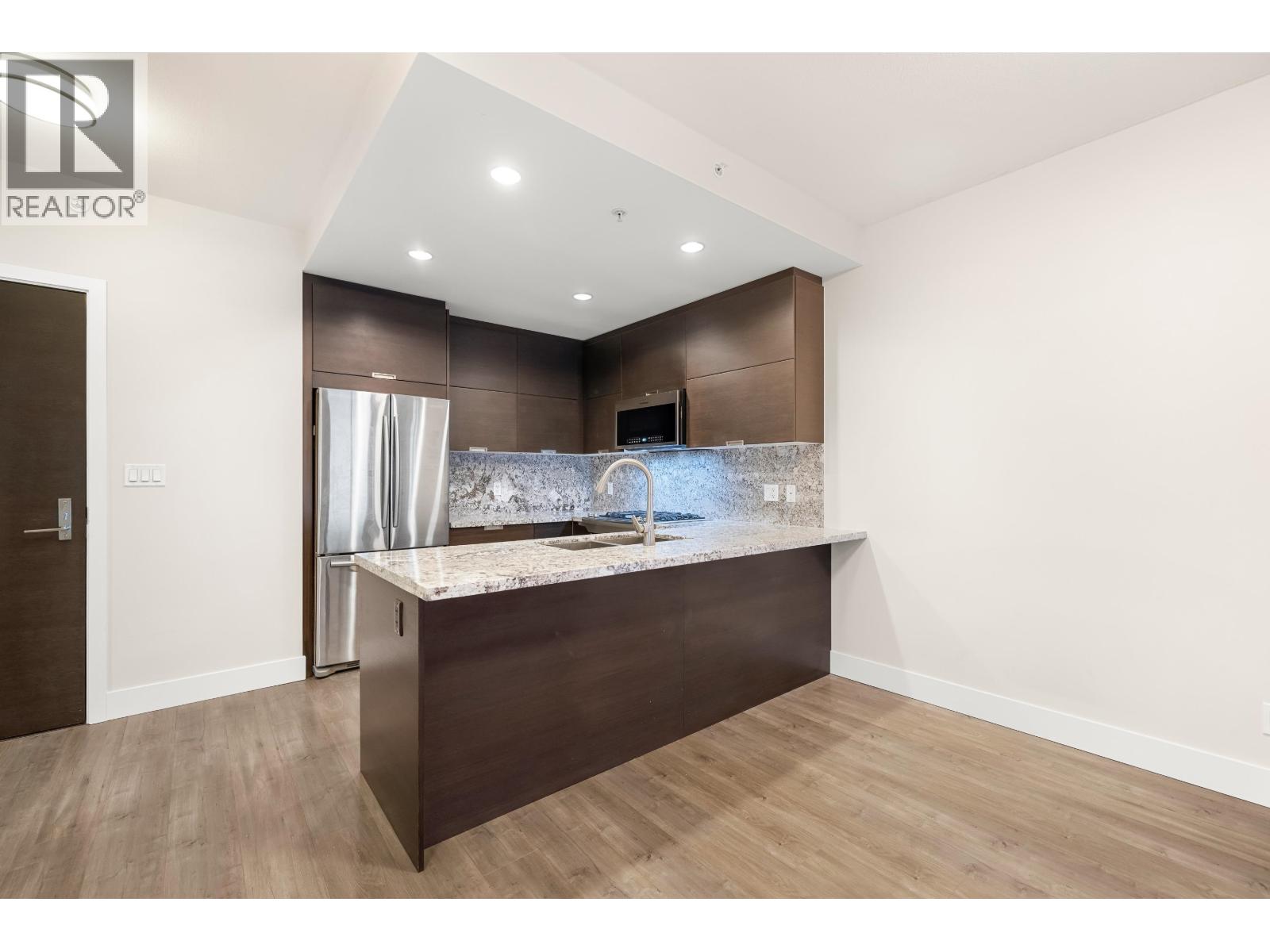 602 2077 Rosser Avenue, Burnaby, British Columbia  V5C 0G6 - Photo 7 - R3074870