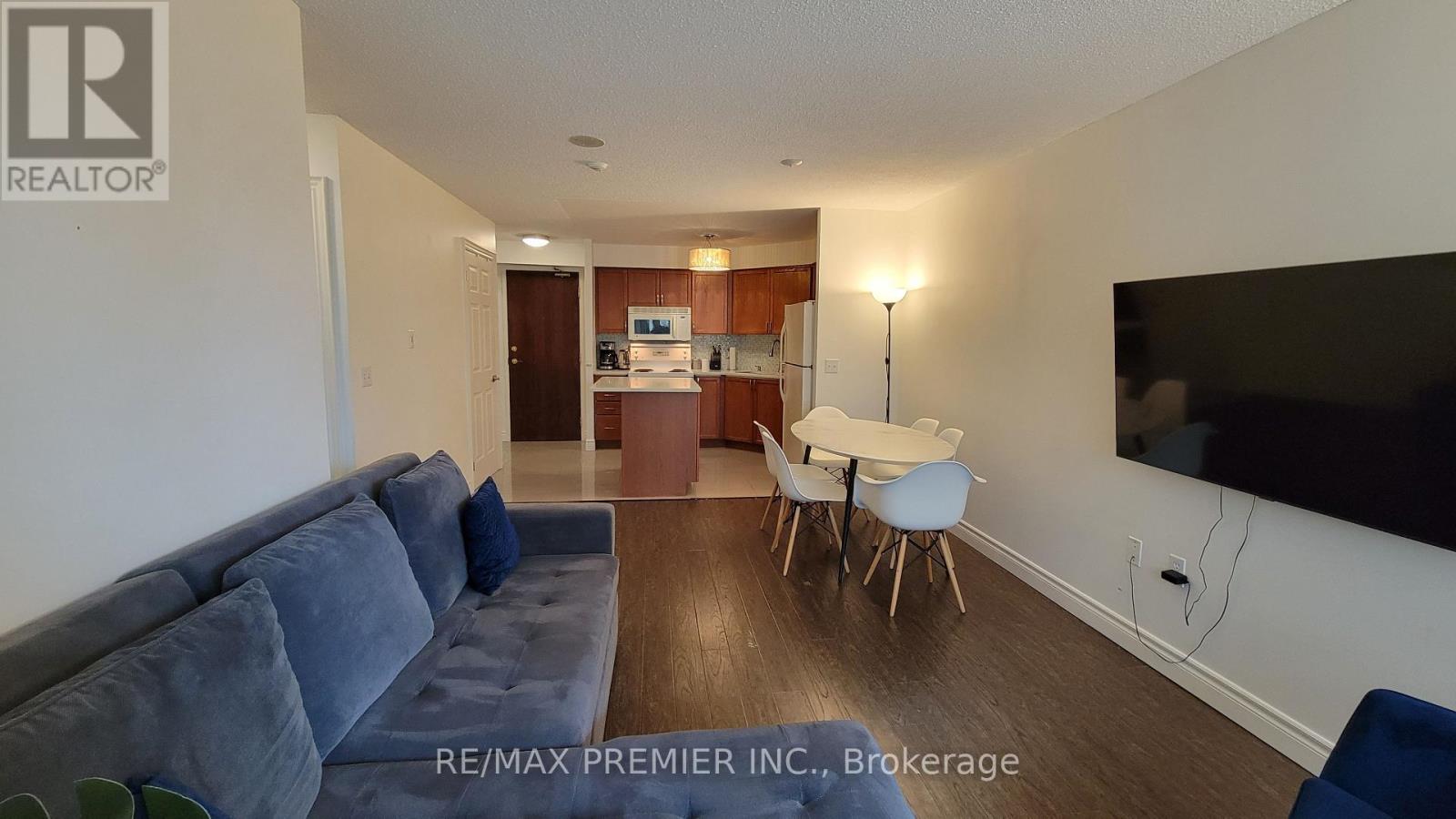 303 - 17 Michael Power Place, Toronto, Ontario  M9A 5G5 - Photo 10 - W12649918