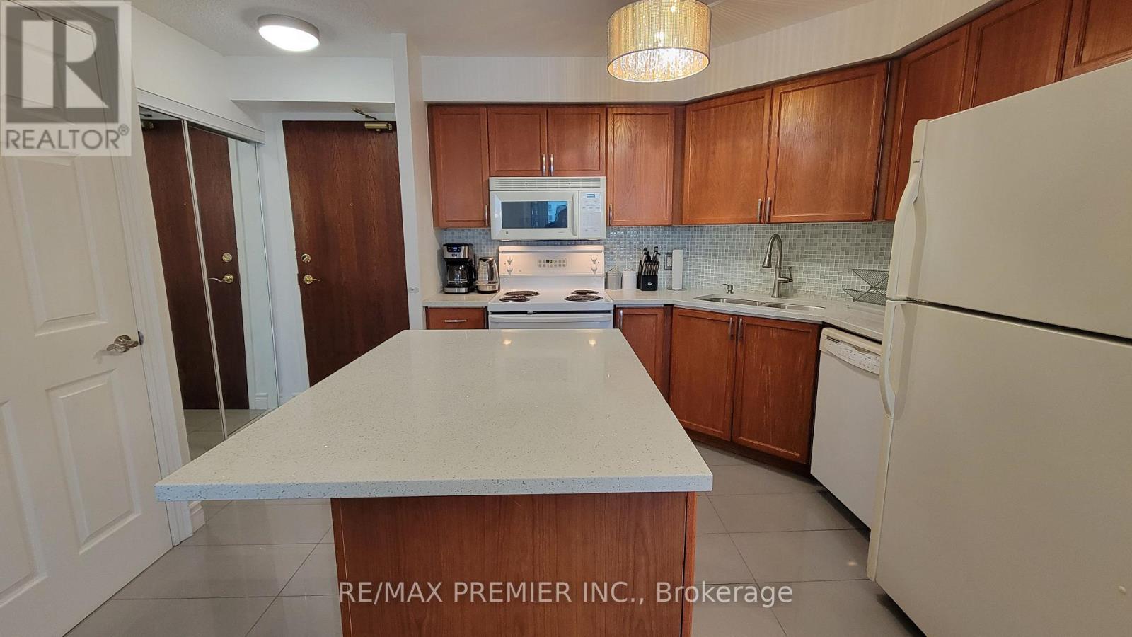 303 - 17 Michael Power Place, Toronto, Ontario  M9A 5G5 - Photo 12 - W12649918