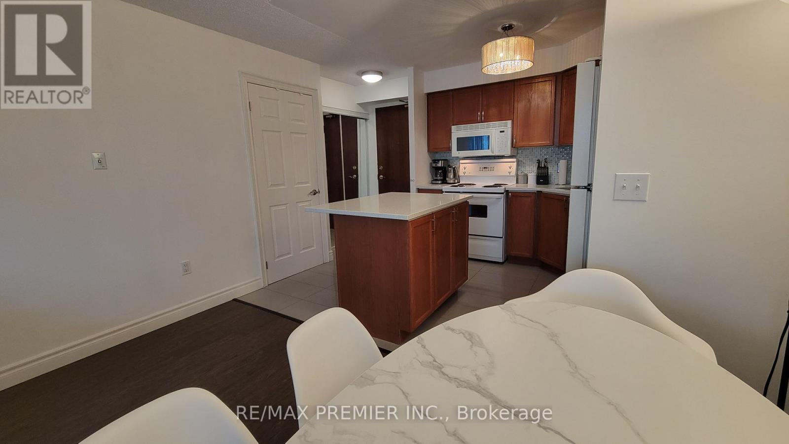 303 - 17 Michael Power Place, Toronto, Ontario  M9A 5G5 - Photo 14 - W12649918