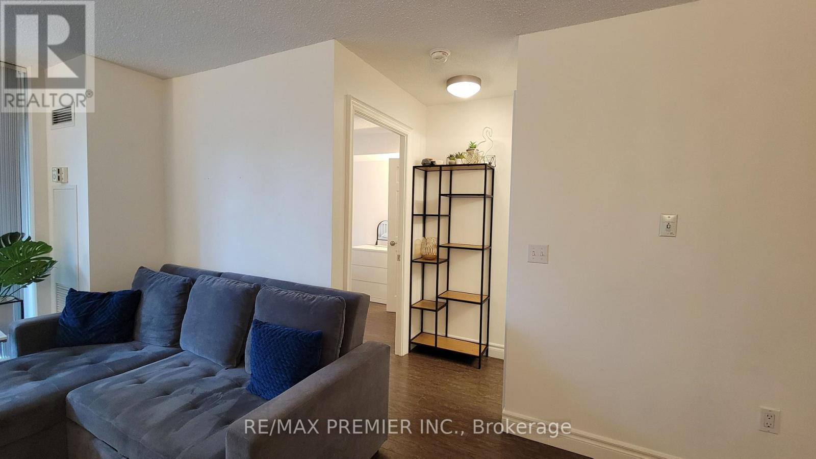 303 - 17 Michael Power Place, Toronto, Ontario  M9A 5G5 - Photo 16 - W12649918