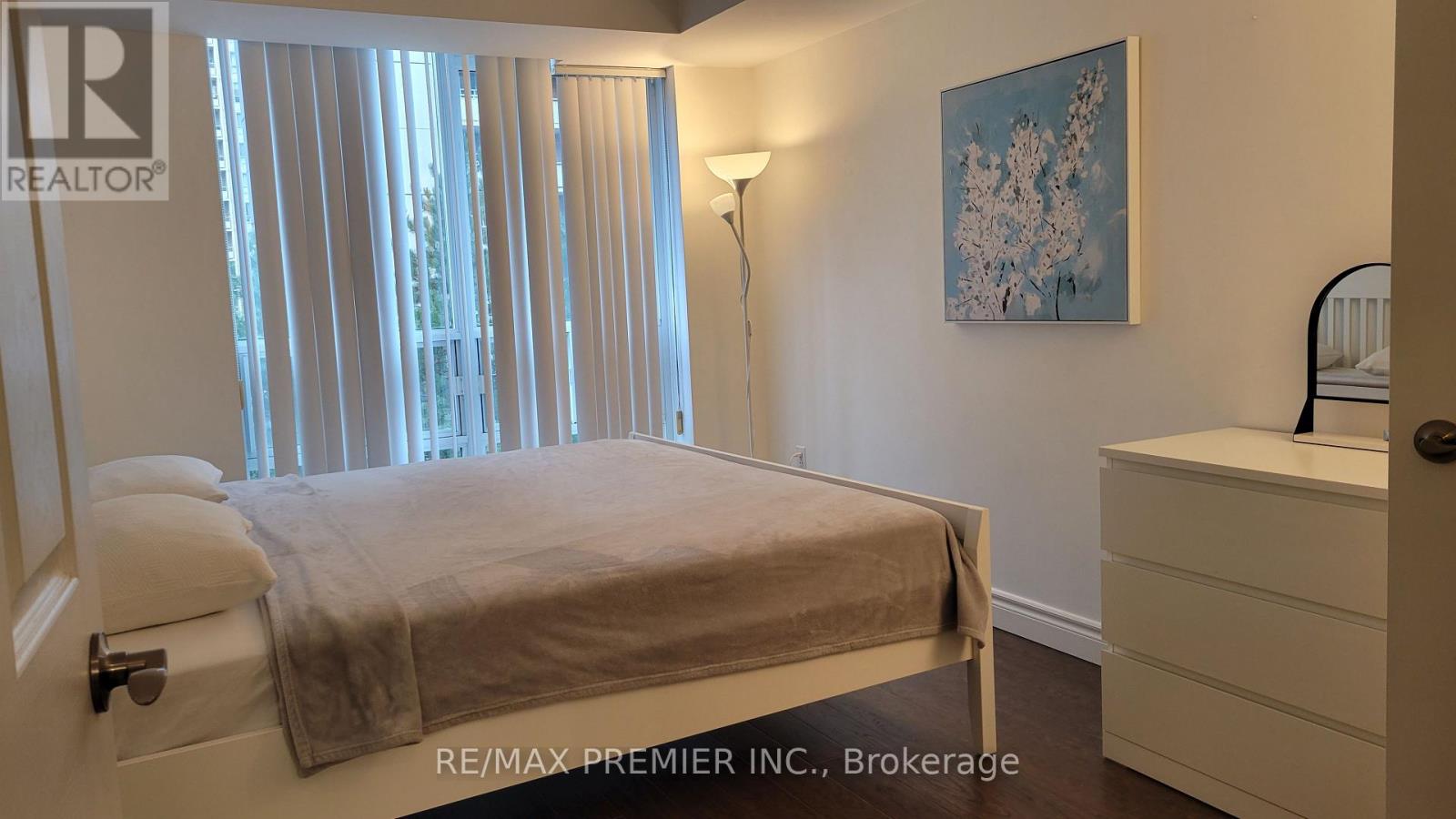 303 - 17 Michael Power Place, Toronto, Ontario  M9A 5G5 - Photo 17 - W12649918