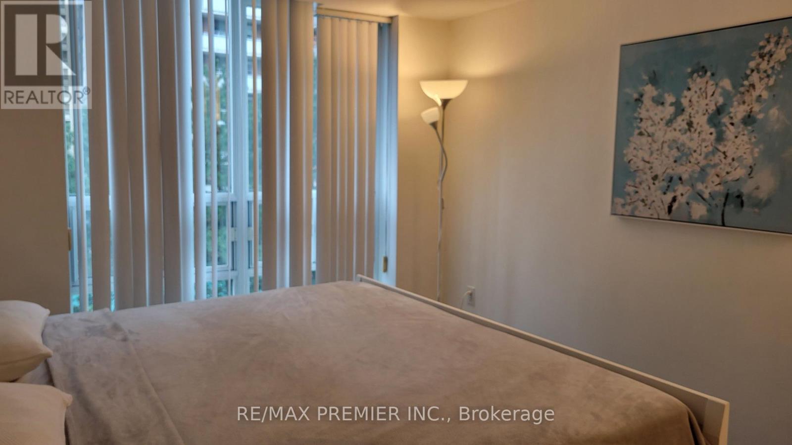 303 - 17 Michael Power Place, Toronto, Ontario  M9A 5G5 - Photo 18 - W12649918