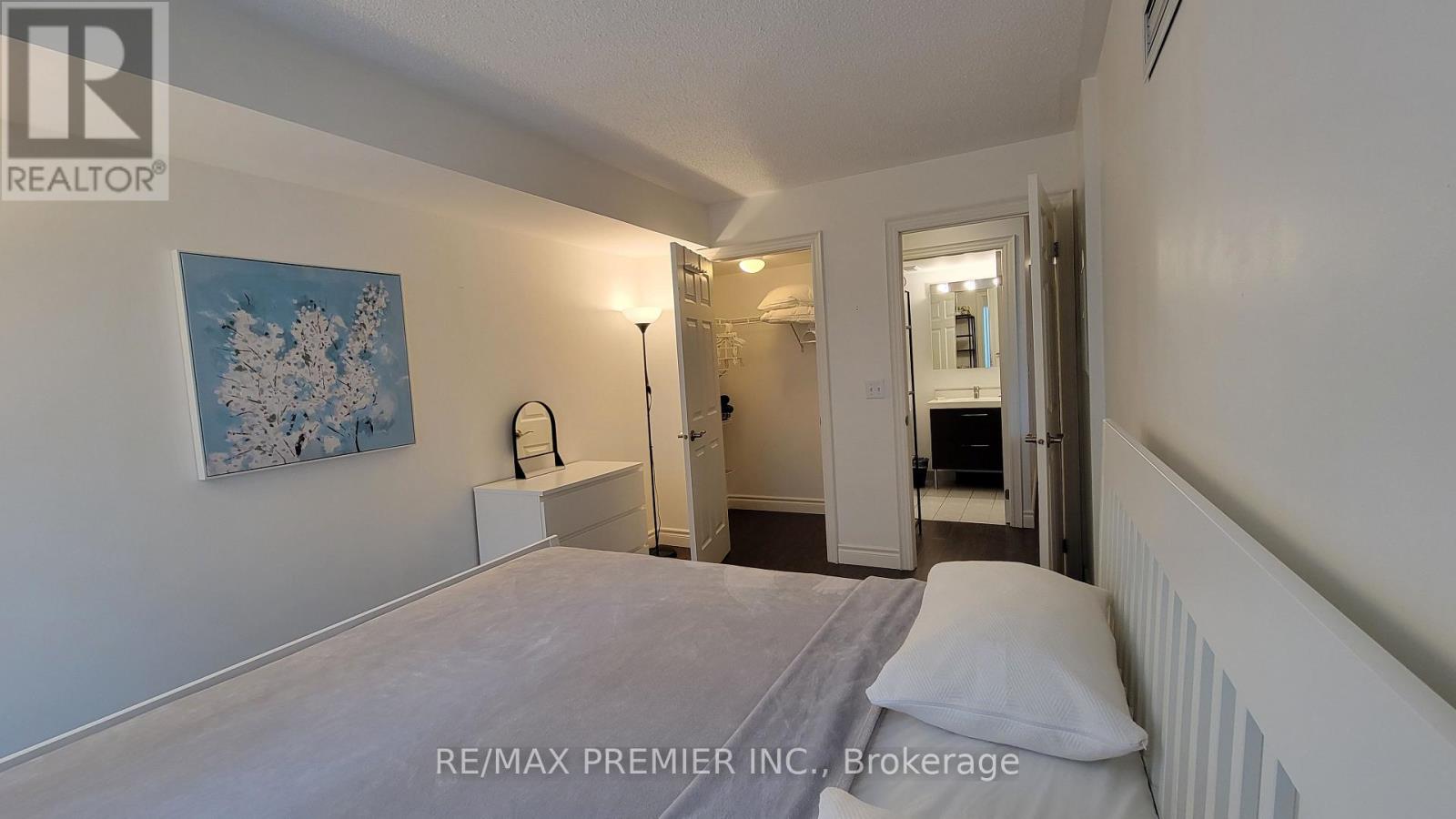 303 - 17 Michael Power Place, Toronto, Ontario  M9A 5G5 - Photo 20 - W12649918