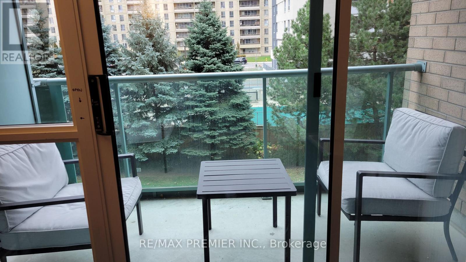 303 - 17 Michael Power Place, Toronto, Ontario  M9A 5G5 - Photo 9 - W12649918