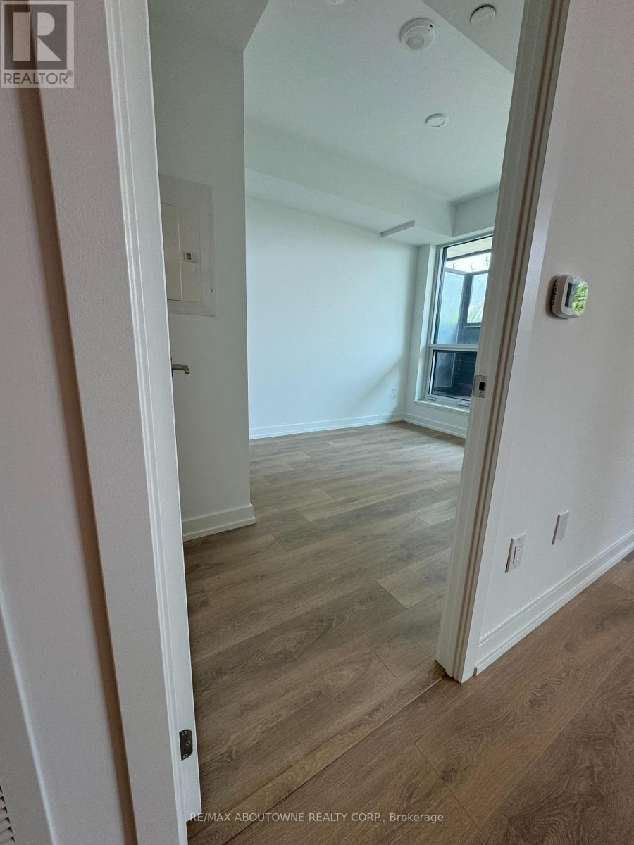 511 - 1100 Sheppard Avenue W, Toronto, Ontario  M3K 0E4 - Photo 5 - W12649924