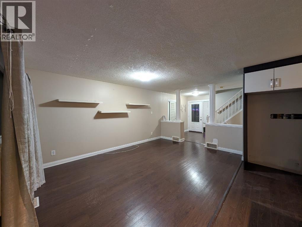 47 Saddleback Way Ne, Calgary, Alberta  T3J 4K4 - Photo 5 - A2249697