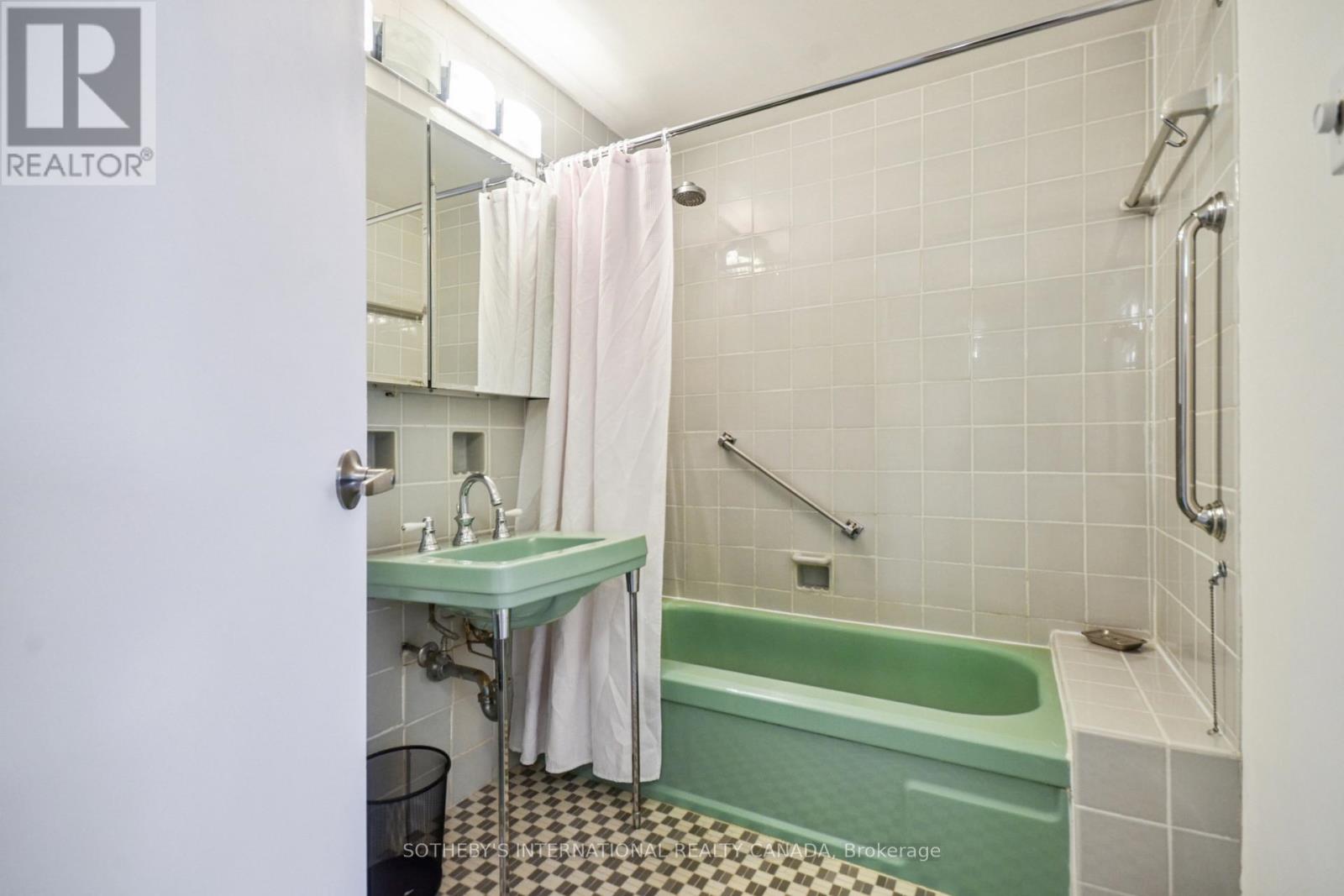 512 - 120 Rosedale Valley Road, Toronto, Ontario  M4W 1P8 - Photo 18 - C12649930