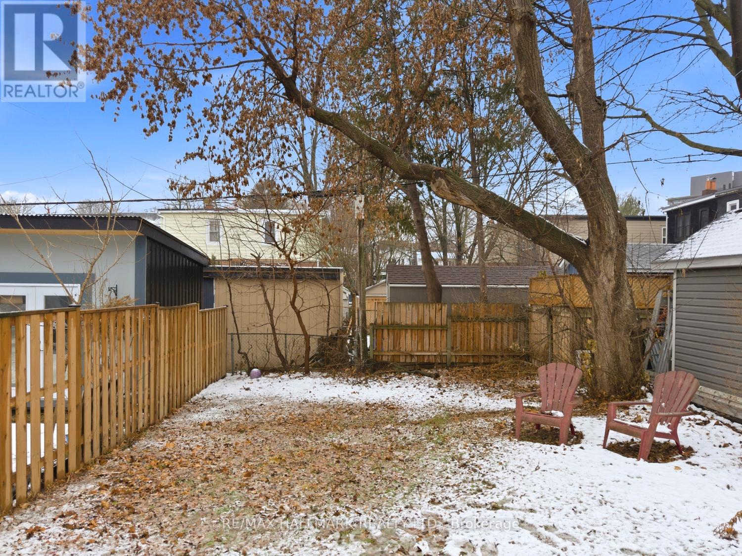 130 Elmer Avenue, Toronto, Ontario  M4L 3R8 - Photo 15 - E12649936