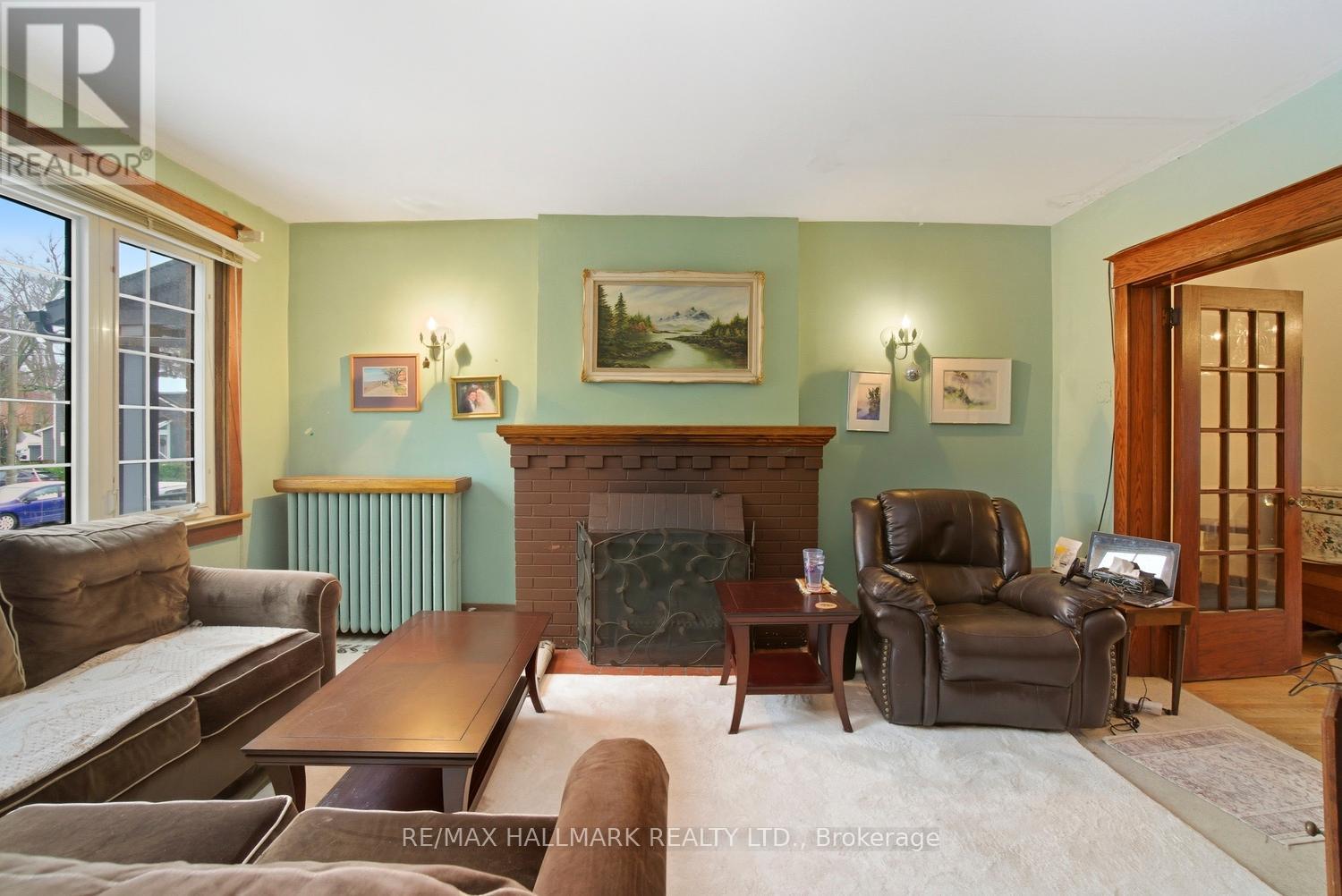 130 Elmer Avenue, Toronto, Ontario  M4L 3R8 - Photo 3 - E12649936