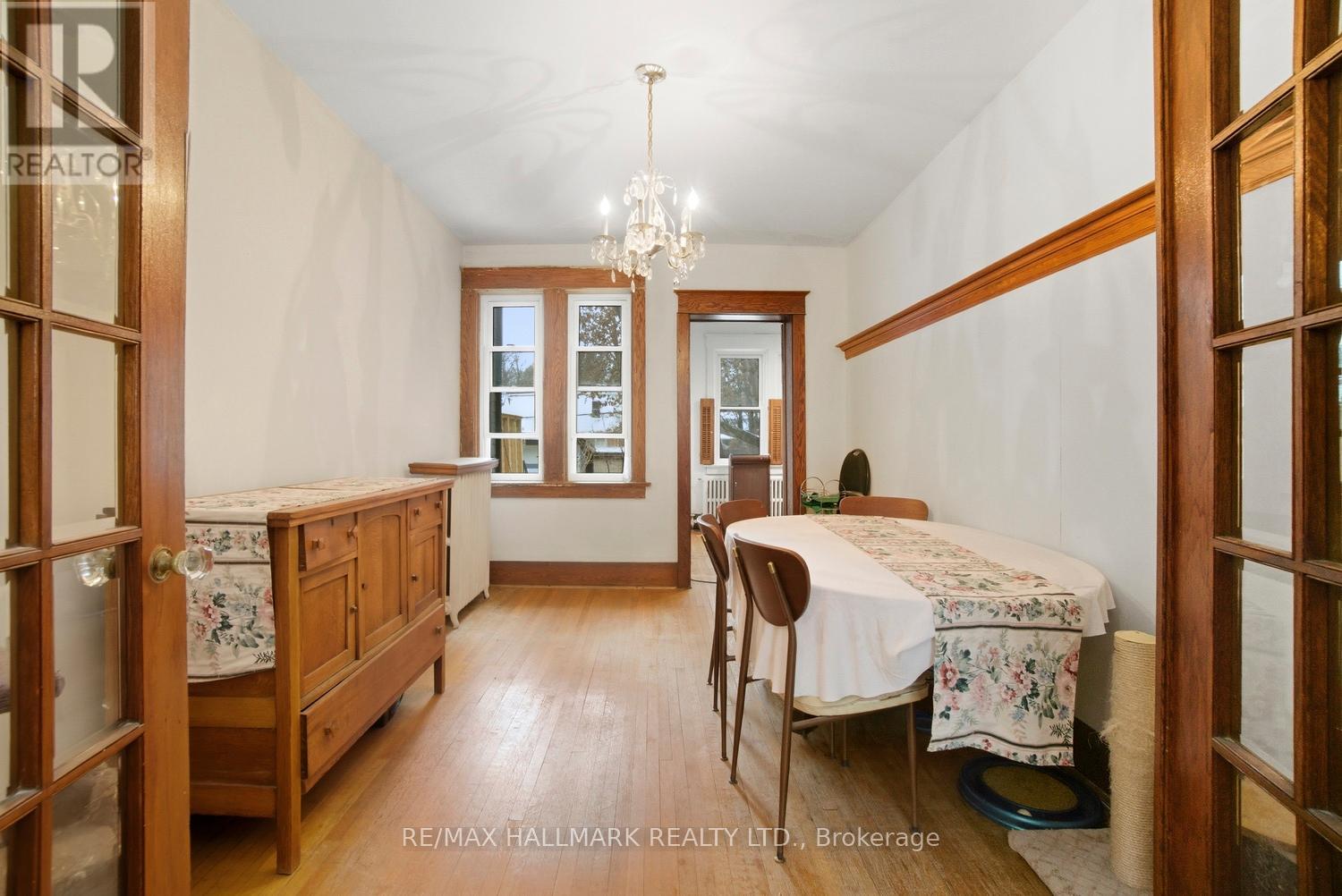 130 Elmer Avenue, Toronto, Ontario  M4L 3R8 - Photo 4 - E12649936