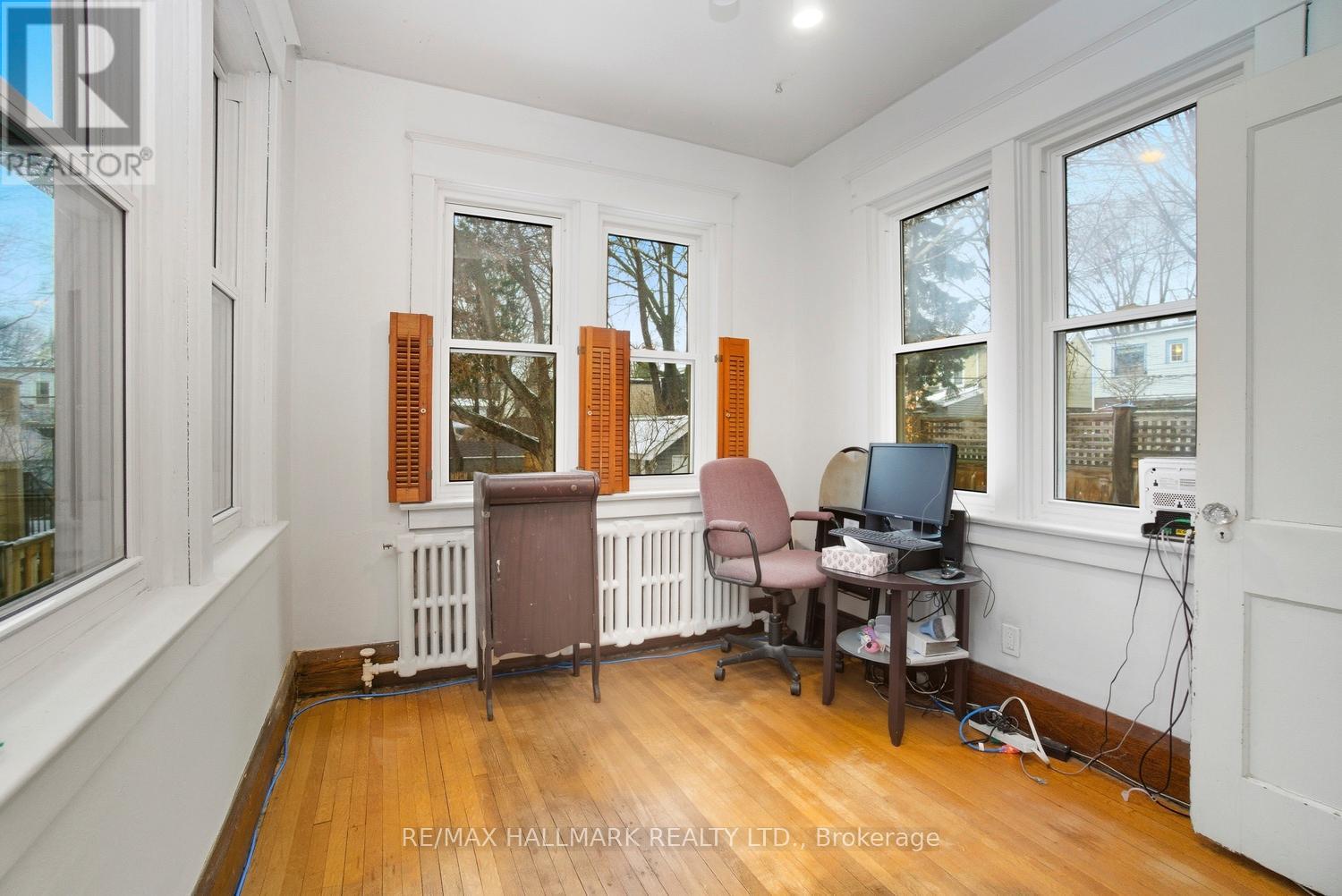 130 Elmer Avenue, Toronto, Ontario  M4L 3R8 - Photo 5 - E12649936