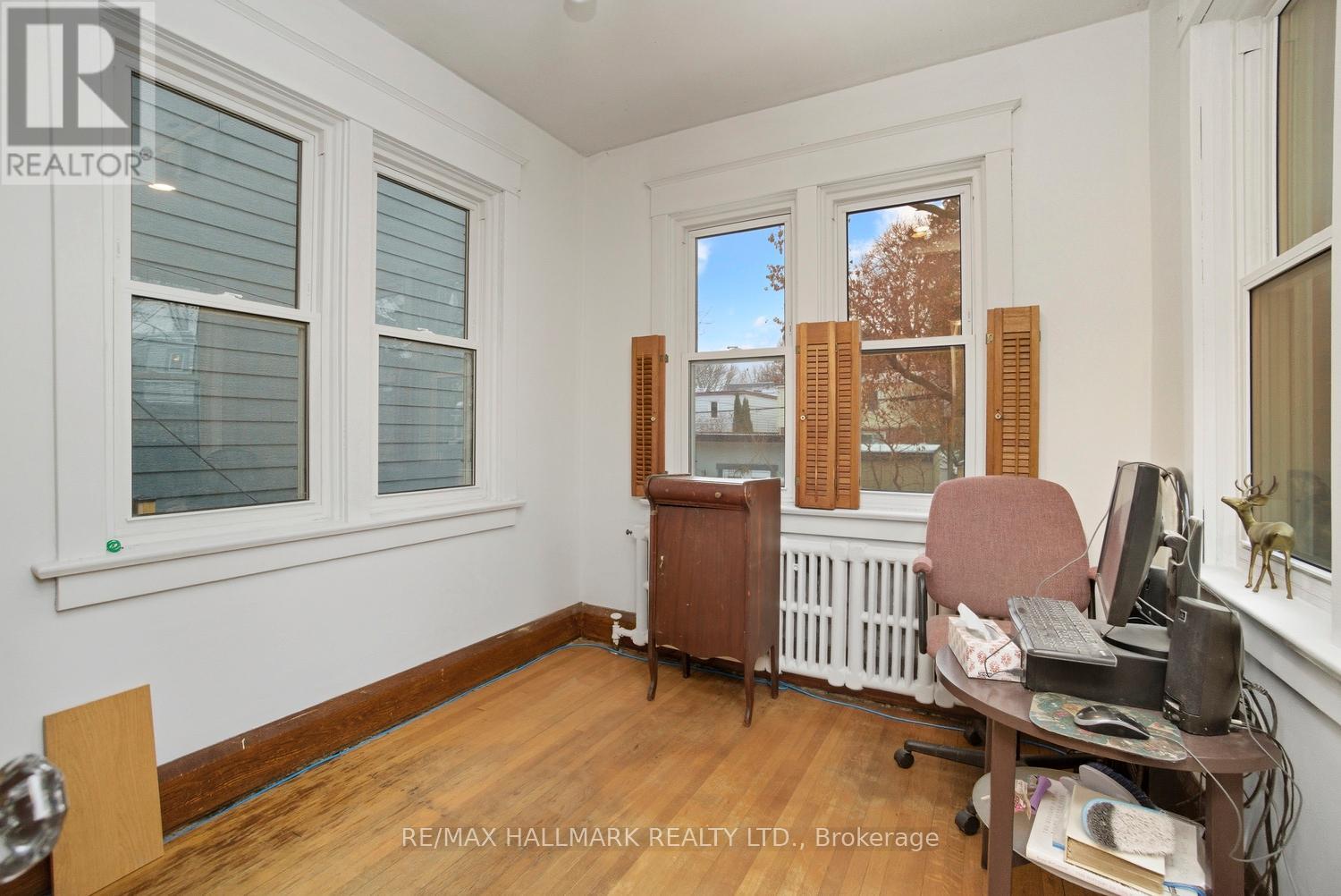 130 Elmer Avenue, Toronto, Ontario  M4L 3R8 - Photo 6 - E12649936