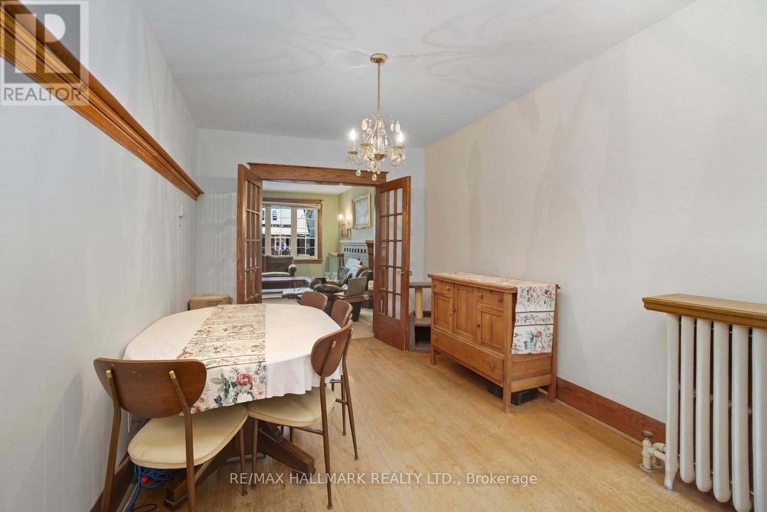 130 Elmer Avenue, Toronto, Ontario  M4L 3R8 - Photo 8 - E12649936