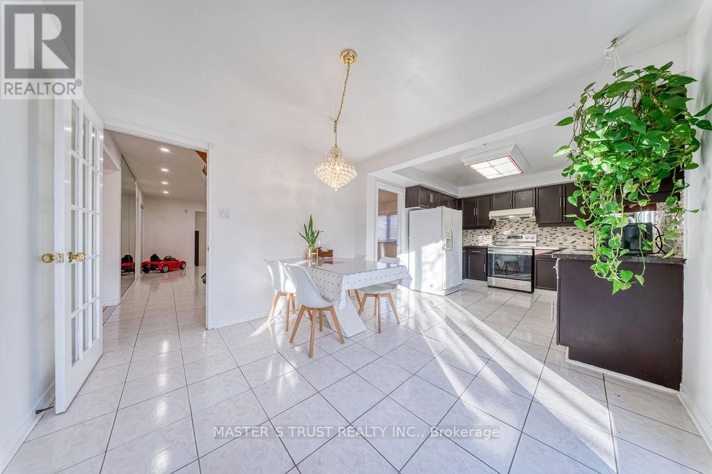 31 Goldhawk Trail, Toronto, Ontario  M1V 3R4 - Photo 13 - E12596436