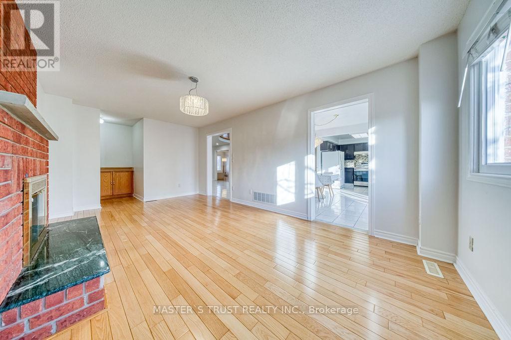 31 Goldhawk Trail, Toronto, Ontario  M1V 3R4 - Photo 10 - E12596436