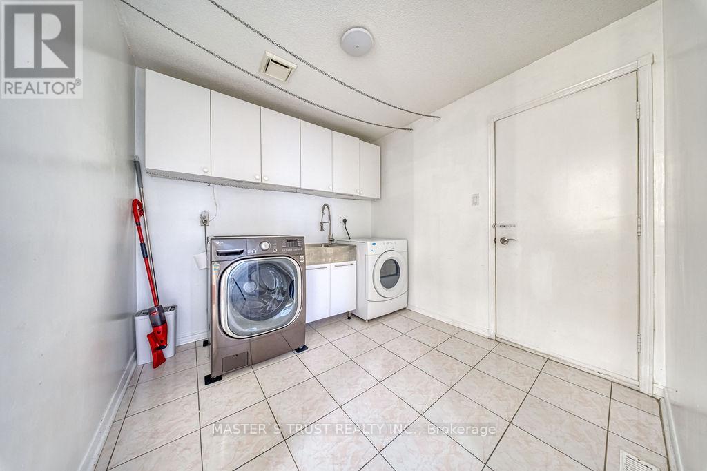 31 Goldhawk Trail, Toronto, Ontario  M1V 3R4 - Photo 17 - E12596436