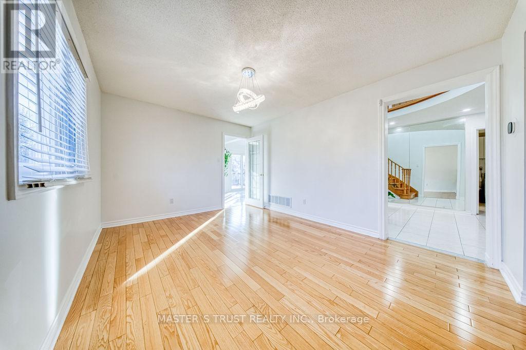 31 Goldhawk Trail, Toronto, Ontario  M1V 3R4 - Photo 7 - E12596436