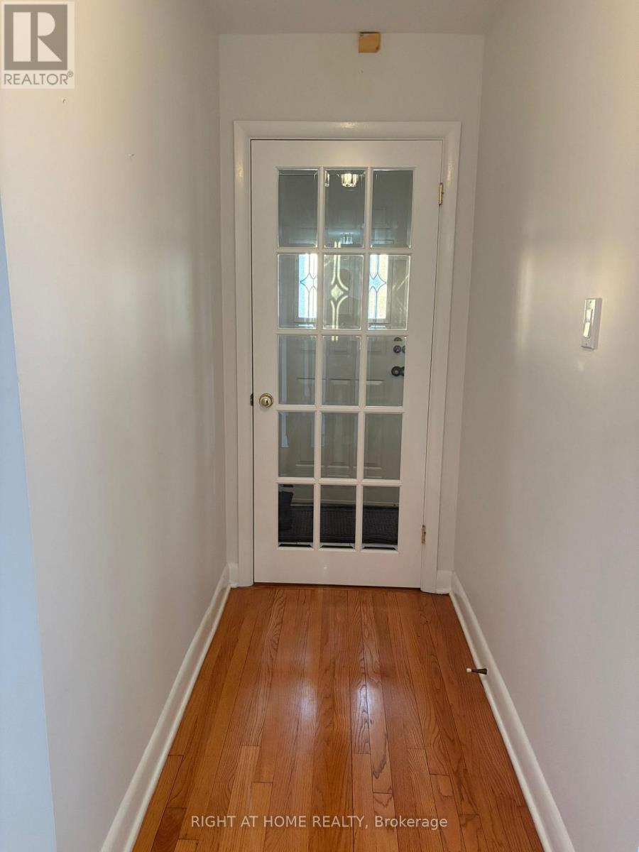 1987 Cochrane Street, Ottawa, Ontario  K1V 7R5 - Photo 2 - X12649786