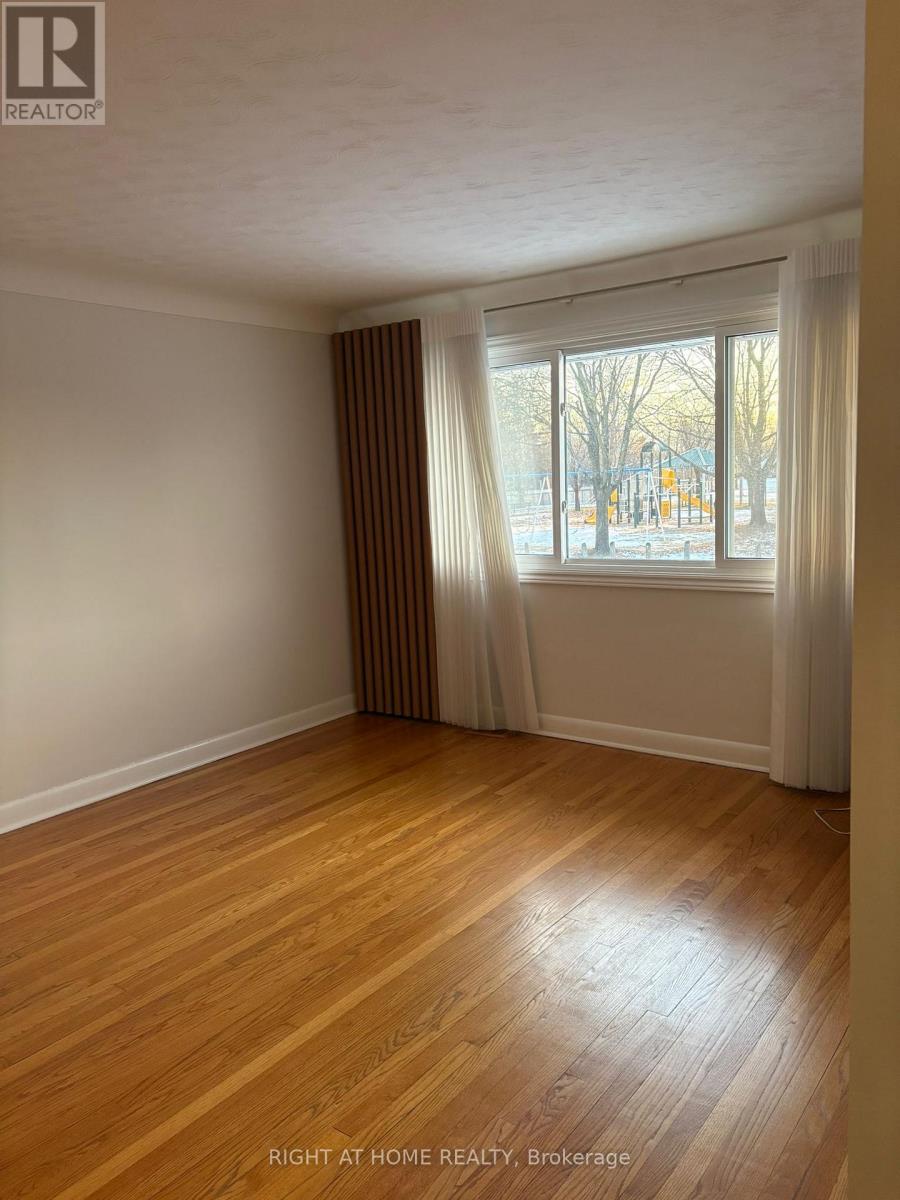 1987 Cochrane Street, Ottawa, Ontario  K1V 7R5 - Photo 7 - X12649786