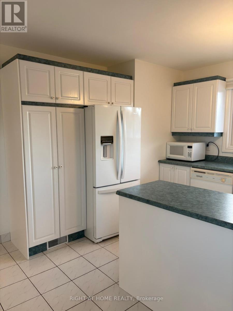 1987 Cochrane Street, Ottawa, Ontario  K1V 7R5 - Photo 4 - X12649786