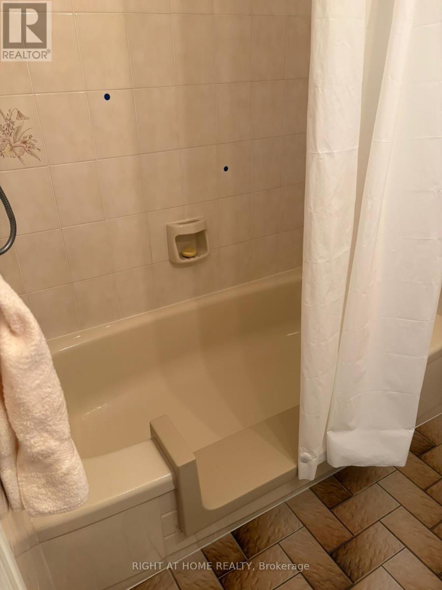 1987 Cochrane Street, Ottawa, Ontario  K1V 7R5 - Photo 8 - X12649786