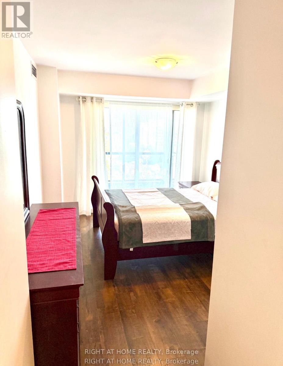 926 - 18 Harding Boulevard, Richmond Hill, Ontario  L4C 0T3 - Photo 7 - N12649950