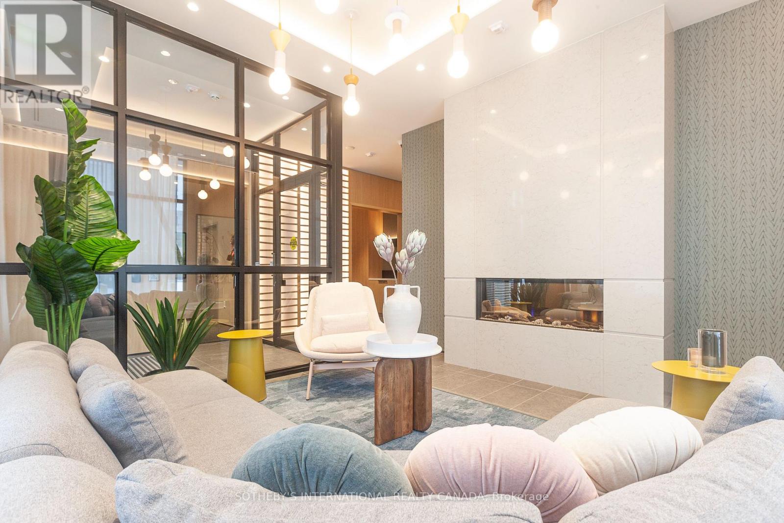 413 - 720 Whitlock Avenue, Milton, Ontario  L9E 2B5 - Photo 4 - W12649508