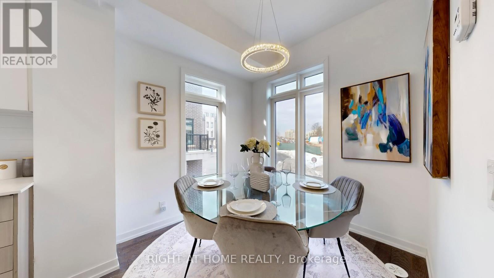 32 Spruce Pines Crescent, Toronto, Ontario  M4A 2X2 - Photo 12 - C12649958