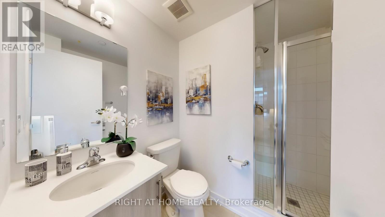 32 Spruce Pines Crescent, Toronto, Ontario  M4A 2X2 - Photo 16 - C12649958