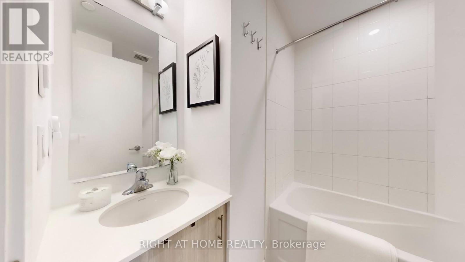 32 Spruce Pines Crescent, Toronto, Ontario  M4A 2X2 - Photo 23 - C12649958