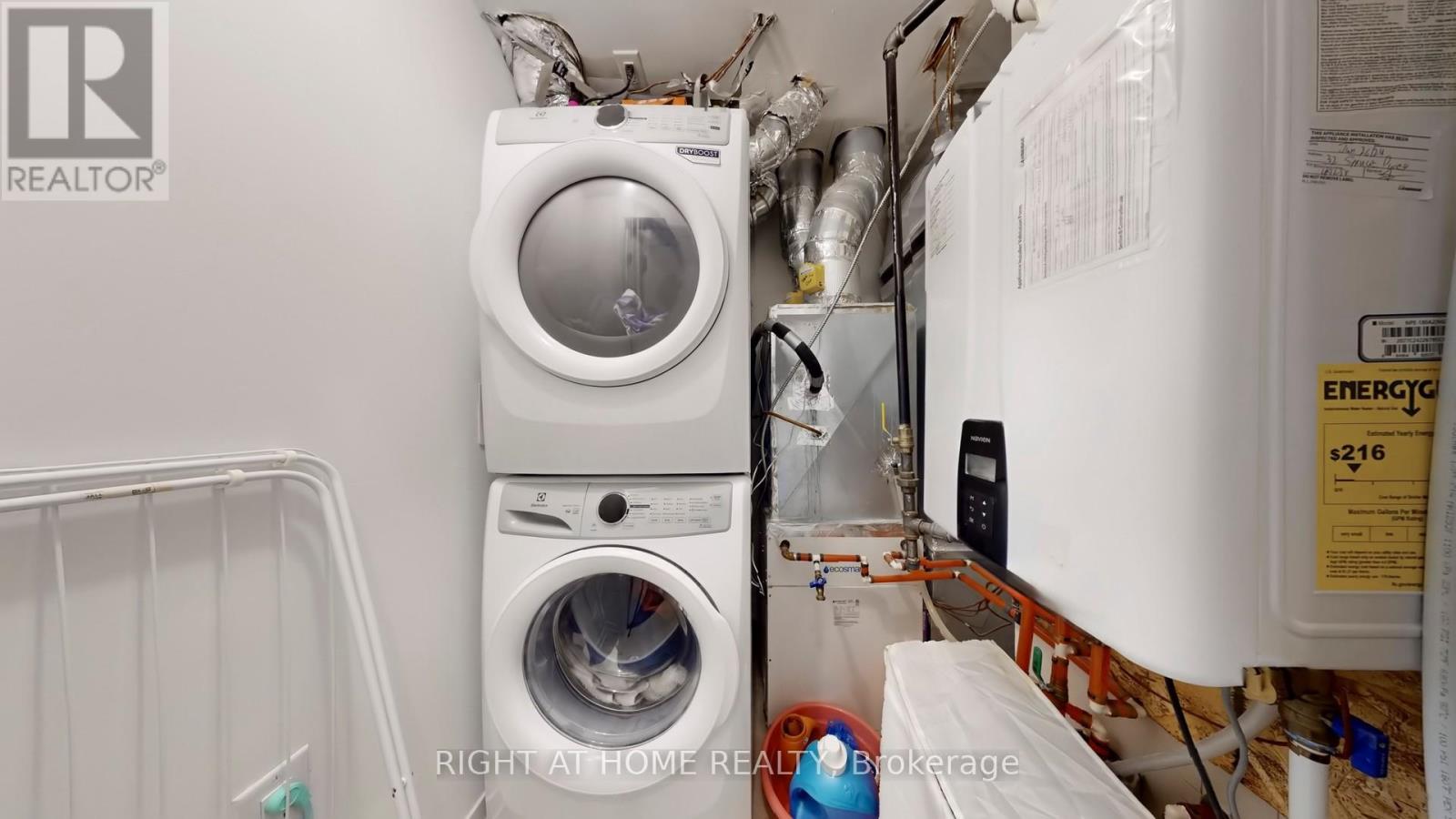 32 Spruce Pines Crescent, Toronto, Ontario  M4A 2X2 - Photo 24 - C12649958