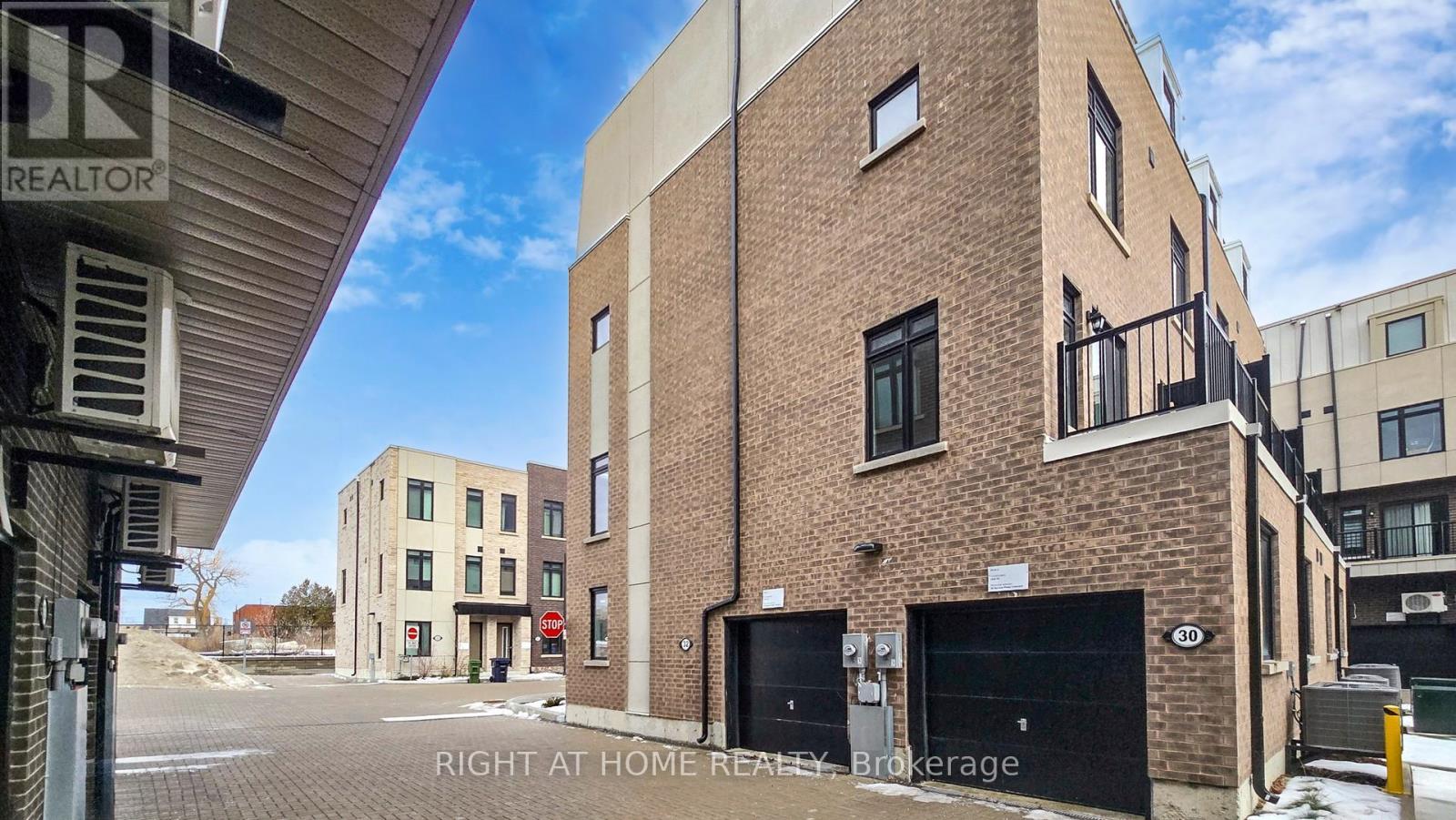 32 Spruce Pines Crescent, Toronto, Ontario  M4A 2X2 - Photo 29 - C12649958