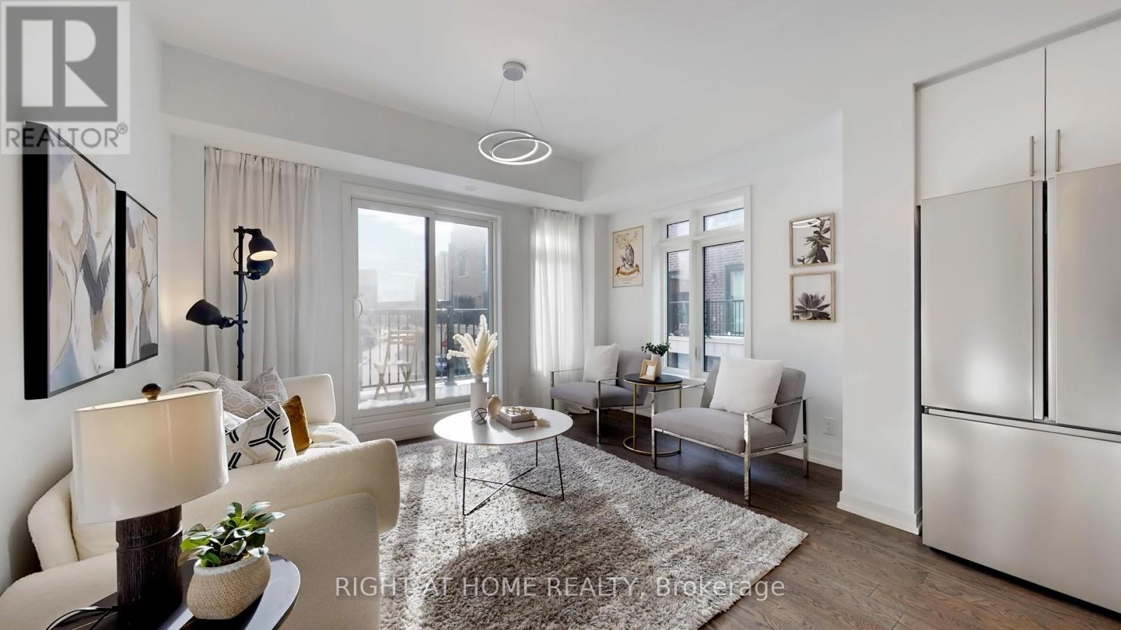 32 Spruce Pines Crescent, Toronto, Ontario  M4A 2X2 - Photo 4 - C12649958