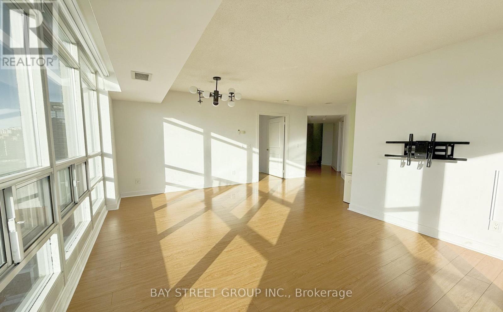 1802 - 31 Bales Avenue, Toronto, Ontario  M2N 7L6 - Photo 3 - C12649960